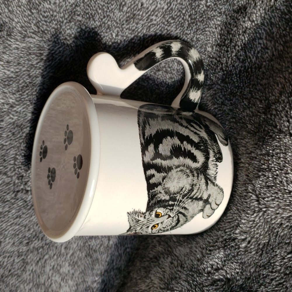Painted Gray Tabby Cat Mug With Tail on Handle & Paw Print Lid/Saucer - Picture 2 of 6